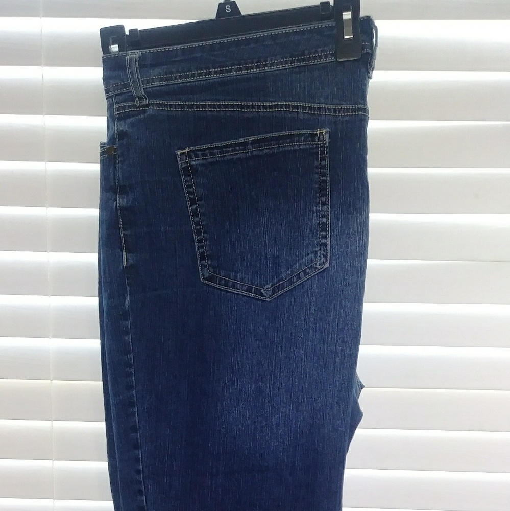 Ladies blue jean capris